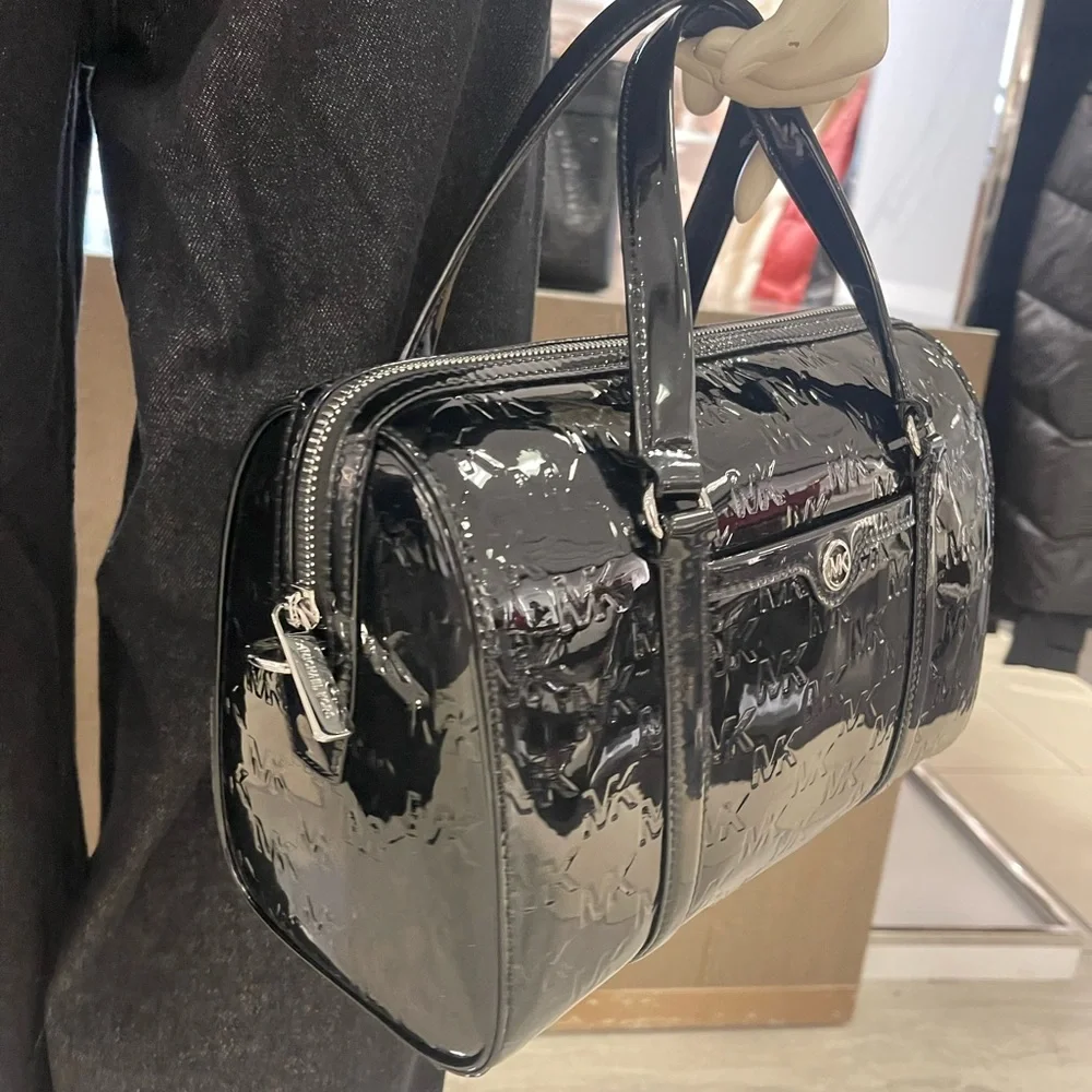 MICHAEL KORS Jet Set Medium Patent Logo Debossed Duffel Crossbody Bag
Black
NWT - Picture 8 of 16